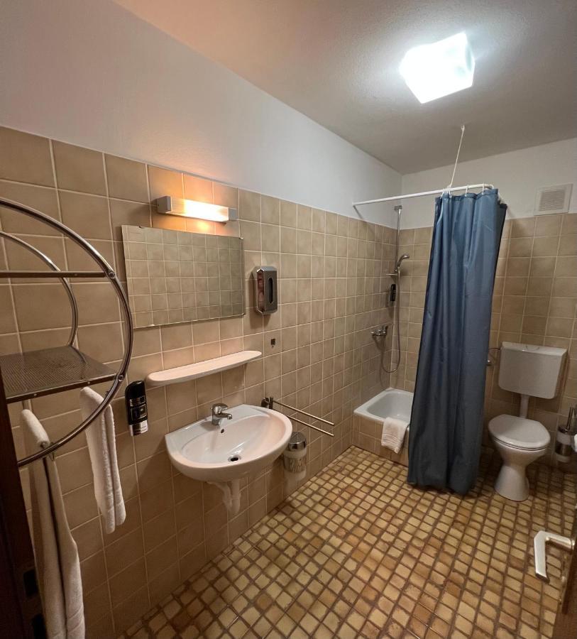 Hotel-Gasthof Deutschmeister Donauwoerth Luaran gambar